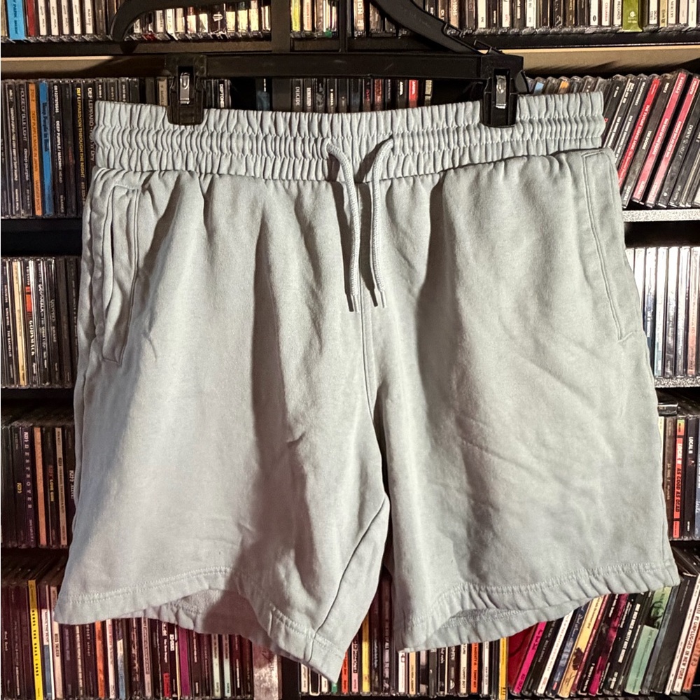 H&M Men’s Grey Sweat Shorts Size Large Drawstring Lounge Athletic Shorts Casual